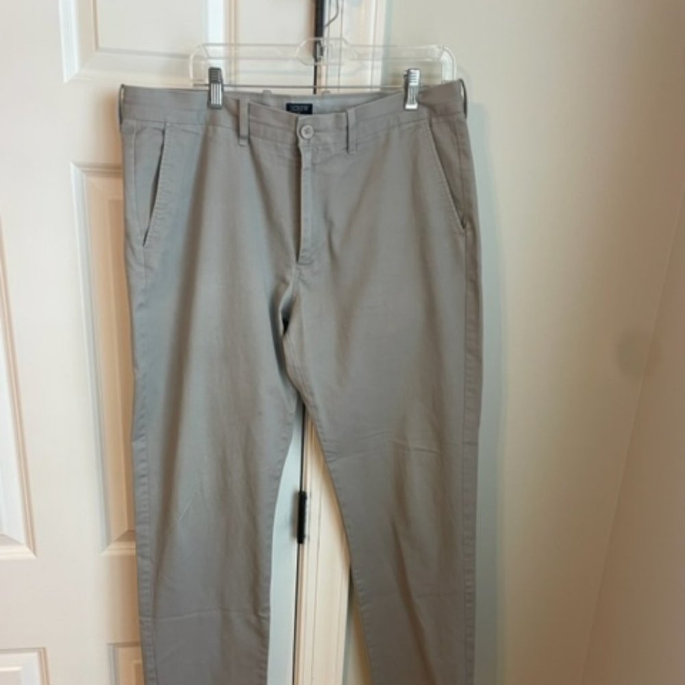 Banana Republic The Sutton Chino